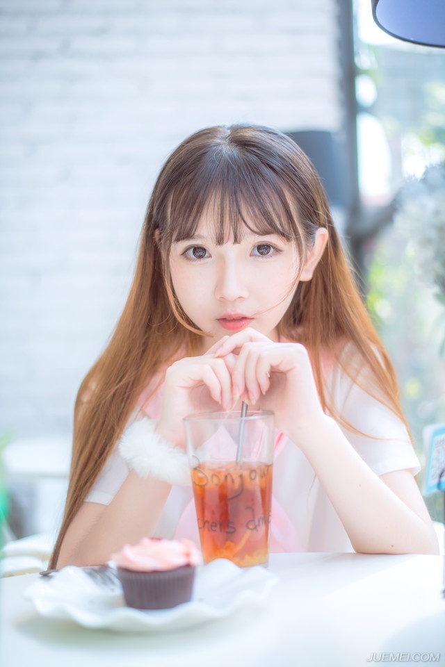 友情进一步可以成为爱情，爱情退一步却不再是朋友[lizhigushicom]。